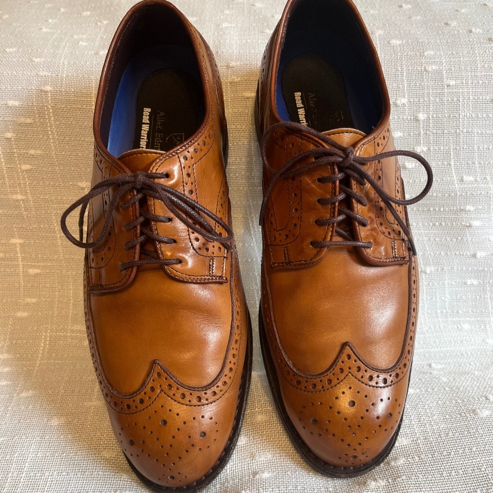 Allen Edmonds men’s 8 Road Warrior wingtip shoes